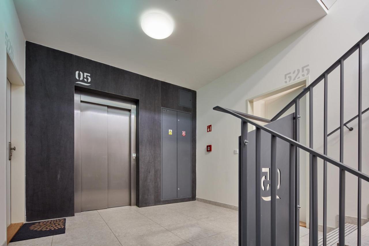 Prague Days - Designer Condo - Trendy Neighborhood Ngoại thất bức ảnh